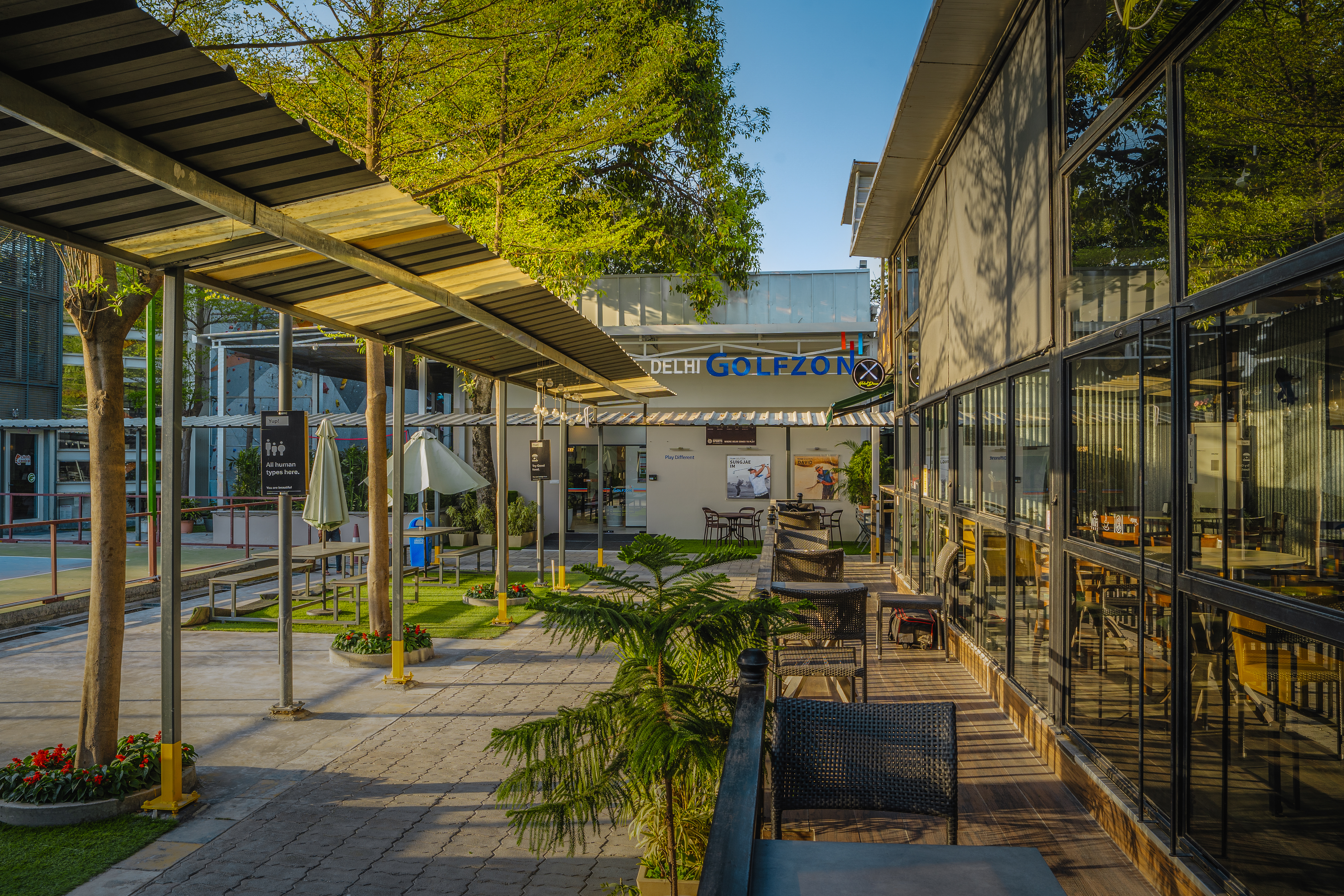 Delhi Golfzon Background